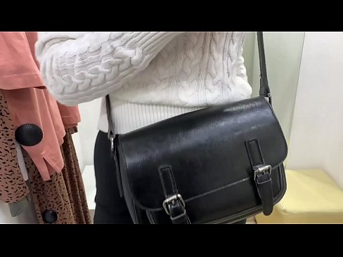 ❤️ Јавна мастурбација на младата кучка FeralBerry со дилдо во фитинг просторијата ️❌ Порно кај нас mk.porngameshub.ru